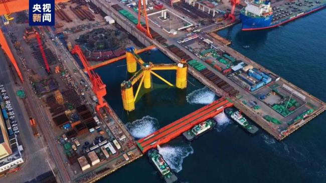 我(wo)國深遠海(hai)浮式風電(dian)平台啟運(yùn)