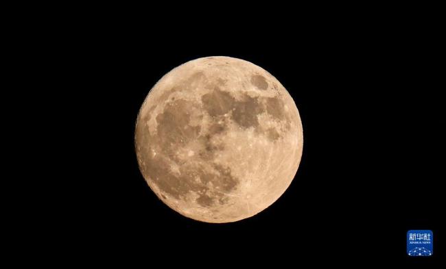 “超(chāo)級月亮”現身天(tian)宇