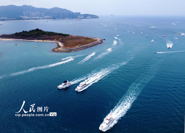 海南(nan)三亞:千帆(fān)出海