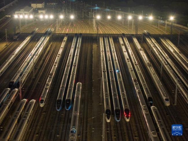 鐵路12月(yuè)7日起實行新的列(lie)車運行圖